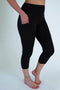 Black Solid Capri Pocket Leggings