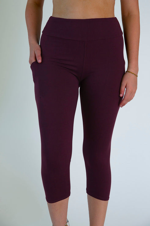 Burgundy Solid Capri Pocket Leggings
