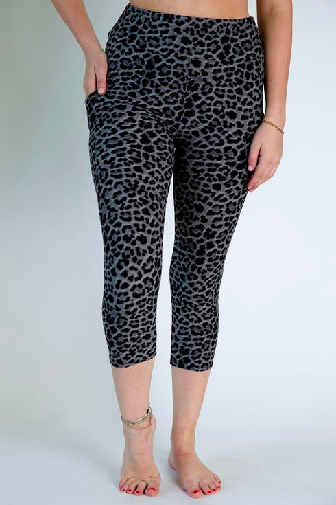 Gray and Black Print Capri Pocket Leggings