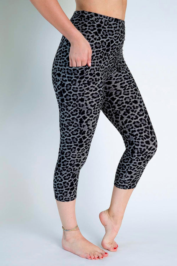 Gray and Black Print Capri Pocket Leggings